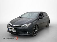 Begagnad Toyota Auris Hybrid 136 HK (100 kW) 2017 Svart Halvkombi