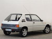 begagnad Peugeot 205 Junior 3-dörrar 1.1 60hk