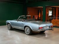 Begagnad Mercedes 230 150 HK (110 kW) 1966 Ljusblå Cab