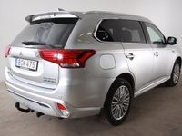 Begagnad Mitsubishi Outlander 224 HK (164 kW) 2019 Silver SUV