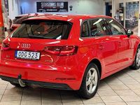 Begagnad Audi A3 Sportback g-tron Attraction 110 HK (80 kW) 2016 Röd Halvkombi