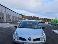 Begagnad Renault Clio R.S. 75 HK (55 kW) 2007 Halvkombi