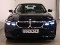 begagnad BMW 330e 292hk Model Sport Aut / PDC Bak Fram / Navi