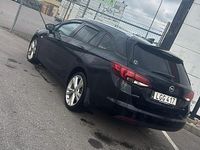 Begagnad Opel Astra 136 HK (100 kW) 2017 Svart Kombi