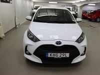 Begagnad Toyota Yaris Hybrid Active 116 HK (85 kW) 2021 Vit Halvkombi