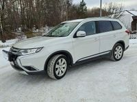 Begagnad Mitsubishi Outlander 150 HK (110 kW) 2017 White pearl SUV