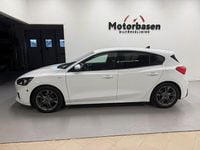 Begagnad Ford Focus ST-Line 125 HK (91 kW) 2021 Vit Halvkombi