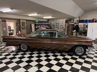 Begagnad Pontiac Bonneville 303 HK (222 kW) 1960 Mörk kopparmetallic Sedan