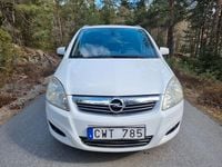 Begagnad Opel Zafira 141 HK (103 kW) 2010 Vit Minibuss