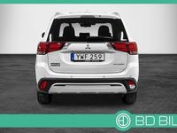 begagnad Mitsubishi Outlander 2.0 4WD CVT M-VÄRM B-KAMERA LED RAMP 2019, SUV