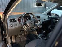 Begagnad VW Polo 90 HK (66 kW) 2016 Svart Halvkombi