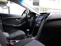 begagnad Hyundai i30 5-d 1.6 CRDi / Bluetooth / Rattvärme / Klima