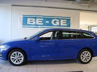 Begagnad Skoda Octavia 112 HK (82 kW) 2023 Blå Kombi