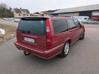 Begagnad Volvo V70 165 HK (121 kW) 1999 Röd Kombi