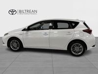 Begagnad Toyota Auris Hybrid Executive 136 HK (100 kW) 2017 Vit Halvkombi