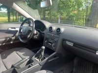 begagnad Audi A3 2.0 FSI Attraction Comfort