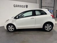 Begagnad Toyota Yaris 99 HK (72 kW) 2011 Vit Halvkombi