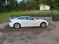 Begagnad Tesla Model S 235 kW (320 HK) 2017 Metallic Halvkombi