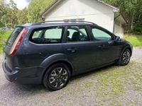 Begagnad Ford Focus 126 HK (92 kW) 2009 Grå Kombi