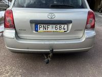 begagnad Toyota Avensis Kombi 2.0 D-4 VVT-i