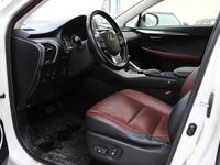 Begagnad Lexus NX300h Executive Line 197 HK (144 kW) 2015 Vit SUV