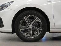 Begagnad Hyundai i30 Essential 120 HK (88 kW) 2023 Vit Kombi
