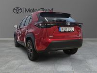 Begagnad Toyota Yaris Hybrid Active 117 HK (86 kW) 2023 Röd
