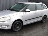 Begagnad Skoda Fabia Elegance 75 HK (55 kW) 2011 Silver