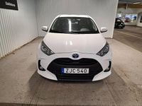 Begagnad Toyota Yaris Hybrid Active 116 HK (85 kW) 2023 Vit Halvkombi