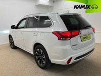 begagnad Mitsubishi Outlander P-HEV CVT Taklucka Backkamera GPS Rattvärme 203hk