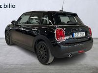 begagnad Mini Cooper 5-dörrars 5d / ESSENTIAL / BLUETOOTH / PDC 2019 Svart