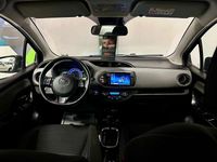 Begagnad Toyota Yaris Hybrid Active 101 HK (74 kW) 2017 Mörkgrå Halvkombi