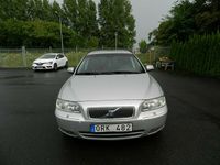 begagnad Volvo V70 2.4 Momentum, AC , Dragkrok (170hk) Automat