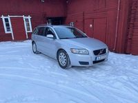 Begagnad Volvo V50 180 HK (132 kW) 2008 Silver Kombi