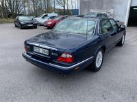 Begagnad Jaguar XJ Executive 237 HK (174 kW) 2001 Mörkblå Sedan