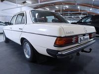 begagnad Mercedes 240 D 72hk - Nybesiktigad , Skattebefriad