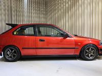 Begagnad Honda Civic 114 HK (83 kW) 1998 Röd Sedan