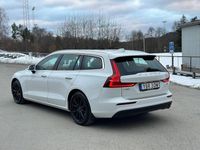 Begagnad Volvo V60 Momentum 150 HK (110 kW) 2019 Vit Kombi