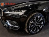 Begagnad Volvo V60 Core 350 HK (257 kW) 2023 Svart Kombi