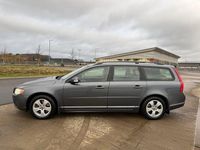 Begagnad Volvo V70 Momentum 163 HK (119 kW) 2008 Grå (grå metallic) Kombi