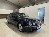 Begagnad Jaguar S-Type S 238 HK (175 kW) 1999 Mörkblå Sedan