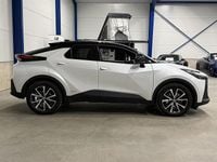 Begagnad Toyota C-HR 197 HK (144 kW) 2024 Vit SUV