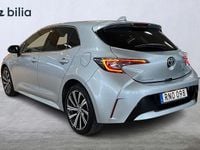 Begagnad Toyota Corolla Hybrid Style 98 HK (72 kW) 2020 Silver Halvkombi