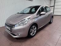 Begagnad Peugeot 208 95 HK (69 kW) 2012 Pink quartz Halvkombi