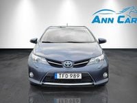 Begagnad Toyota Auris Hybrid 136 HK (100 kW) 2014 Mörkblå Halvkombi