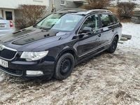 Begagnad Skoda Superb Ambition 140 HK (102 kW) 2012 Svart Kombi