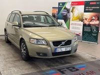 Begagnad Volvo V50 Momentum 170 HK (125 kW) 2008 Grön Kombi