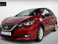 Begagnad Nissan Leaf Tekna 110 kW (150 HK) 2018 Röd Halvkombi
