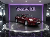 Begagnad Toyota Avensis 152 HK (111 kW) 2013 Röd Kombi