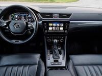 Begagnad Skoda Superb 218 HK (160 kW) 2020 Vit Kombi